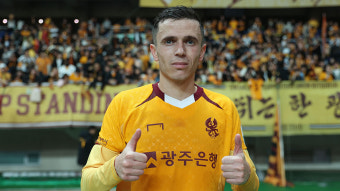 아사니, 멀티골로 이끈 광주FC의 3라운드 MVP 선정