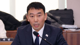 이언주 이어 김용민도 국회의원 총사퇴론 주장