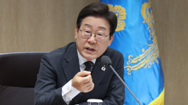 이 대통령 건전 재정 중요하지만 너무 침체 심해…국가 재정 사용할 때