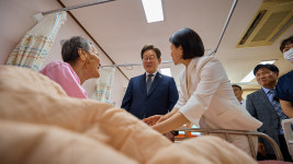 이 대통령, 최초로 소록도병원 방문…사회적 편견 없어져야