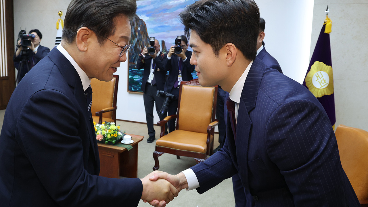 국민의힘, 김민석 국무총리 후보자 지명 철회 요구 현장 의원총회 열어