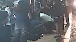 정류장서 쓰러진 시민…베테랑 버스기사가 심폐소생술로 살렸다