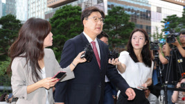 권성동, 김건희특검 피의자 조사 출석…