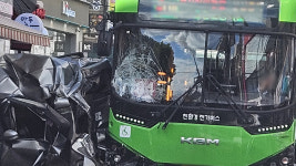 성신여대역 인근서 마을버스가 주차된 차 들이받아…2명 경상