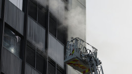 서울광장 인근 서울센터빌딩서 화재…소방당국 진압 중