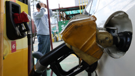 다음 달 휘발유 25원·경유 29원 오른다…유류세 인하, 단계적 축소