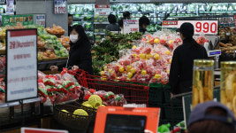 창고형 할인마트, 4년새 결제액 두배로…대형마트는 뒷걸음