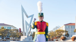 육군 장교의 길 오른 안중근 후예 독립운동 정신 이어받을 것