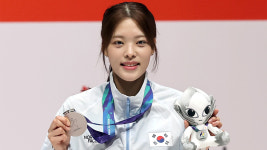 국제대회 개인전 입상 없던 박지희, 여자 플뢰레 '새 희망'
