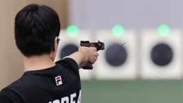 이건혁, 2차 슛오프 끝에 속사권총 개인전 금메달…단체전까지 2관왕