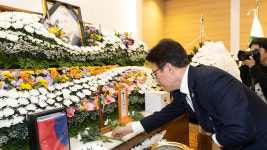 김민석, '김영삼 오른팔' 고 최형우 빈소 조문…