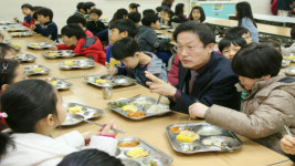 무상급식 학교 사상 최대…무상급식 비율 74.3%