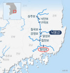 [포토] ‘녹색물 나갑니다’…낙동강 창녕함안보 수문 개방