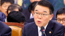 국토부 장관 “주택공급과잉 우려있다”