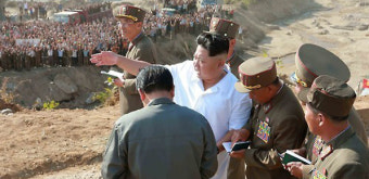 北 수해복구 마무리, 김정은 끝내 안 나타나…