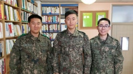바다에 빠진 민간인 살려낸 해안 감시병