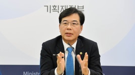 기재부 차관 “국가 채무비율, GDP 40% 밑으로 관리”