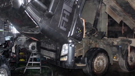 경기도 화성시 자동차 정비업체서 불…1명 연기흡입