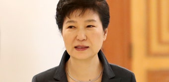 박 대통령, 오늘 65번째 생일…靑 참모진과 오찬