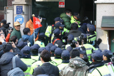 [포토] 지금 삼성동 사저는?…조원진 의원 “거실이 춥더라”