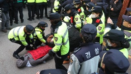 박 前 대통령 검찰 출석 앞두고 찬반 집회 이어져