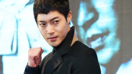 [K스타] 도로에서 ‘음주 꿀잠’ 김현중 기소의견 송치