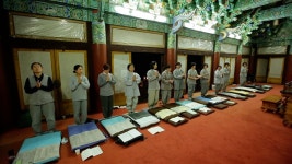 “나를 찾는 수행”…성철 스님이 삼천배를 시킨 이유?