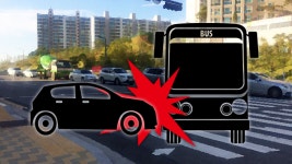 인천 중구 교차로서 승용차 버스 추돌