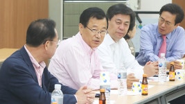 한국당 재선의원들 “정풍운동 앞장…혁신위 구성해야”
