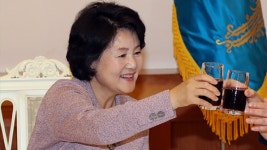김정숙 여사, 與 여성의원들 초청 오찬