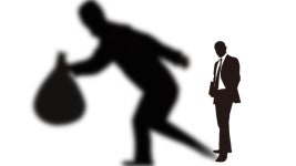 전처 위자료 필요…재력가 사칭해 수억 원 뜯어낸 60대 남성 징역형