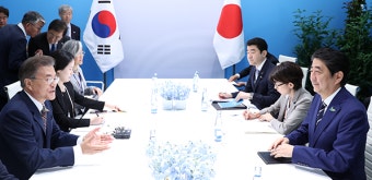 한일 정상 “셔틀 외교 복원”…위안부 문제 이견