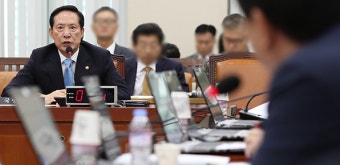 송영무 “文대통령에 사드 전면배치 건의…前단계로 임시배치”