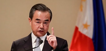 왕이 “관련국 안전우려 해소가 한반도 비핵화 열쇠”