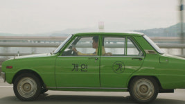 [K스타] ‘군함도’ 앞지른 ‘택시운전사’, 올해 첫 천만 영화되나?