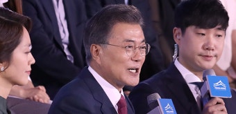 이 대통령, 취임 한 달 만에 국민 소통 강화 저변