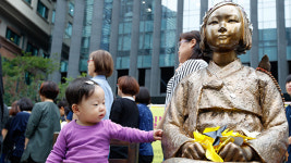 종로구, 日 대사관 소녀상 ‘공공조형물 1호’로 지정