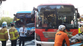출근 시간 광역버스·통근버스 ‘쿵’…승객 25명 부상