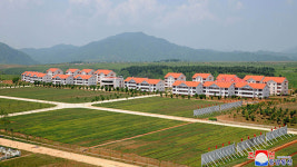 北, ‘세계 최대’ 주장 세포지구 축산기지 준공