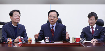 한국당 중립지대 원내대표 후보 3인, 후보 단일화 합의