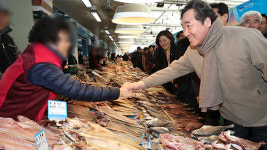 이 총리, 여수 수산시장·보길도 찾아 ‘민생 현장’ 점검