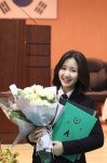 [K스타] 우주 대스타·아이돌 그룹 총출동한 졸업식 현장
