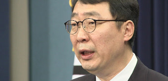靑 “美 철강관세 면제 환영…물 샐틈 없이 공고한 한미 공조”