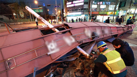 넘어지고 날아가고…곳곳 강풍 피해 잇따라