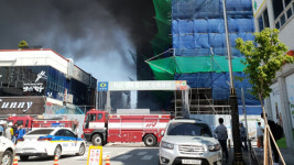 익산 영화관 신축공사현장 불…근로자 7명 연기 흡입