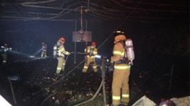 충남 홍성 육계 농장 화재…닭 1만7천마리 폐사