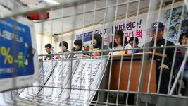 “송곳·카트 주인공 정규직 됐다”…홈플러스스토어즈 430여 명 전환 완료