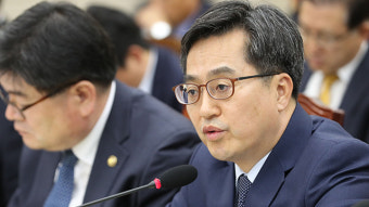 김동연 “저소득층 등유 지원 고민…카드소득공제 축소 신중”