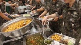 “장병 식단에 ‘계란후라이’ 제공…야간 훈련 뒤 ‘브런치’도”