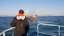 전남 고흥서 85톤급 어선에 불…선원 1명 사망·1명 실종·1명 부상